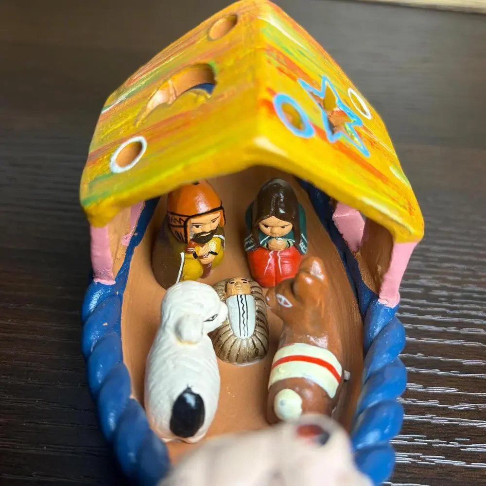 Handmade Peruvian Clay‎ Nativity in Canoe White Jaguar Christmas Decoration